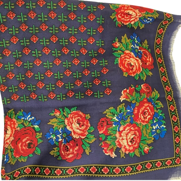 Vintage *Club 7 Echo* Scarf/Shawl/Wrap 100% Wool Made in Japan - Picture 4 of 9